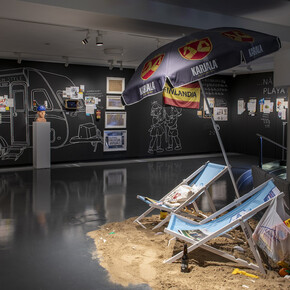 Riiko Sakkinen, Los moimoi de Fuengirola, exhibition view. Courtesy of Serlachius Museum