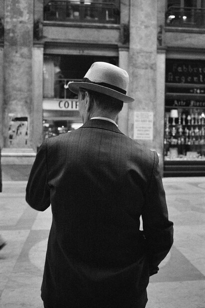 Marialba Russo, Della serie delle centotrenta figure di spalle (detail), 1978. Courtesy of MACRO
