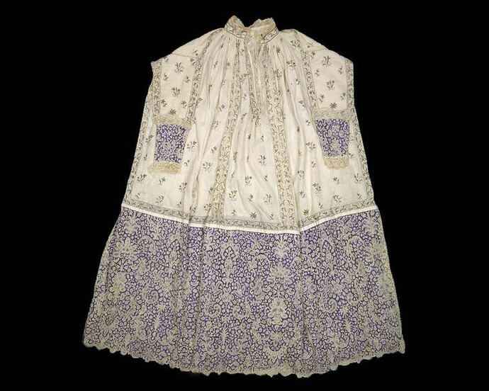 Opulent Fashion in the Church. Courtesy of The Cleveland Museum of Art