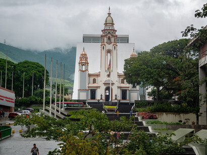 Mausoleo di Simon Bolivar sullo sfondo