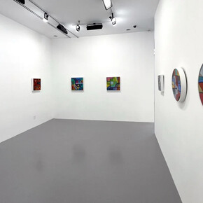 William Conger, Lumen, exhibition view. Courtesy of Bruno David Gallery