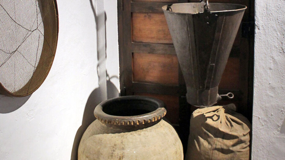 Panadería: La tahona, Exhibition view. Courtesy of Museo Unicaja de Artes y Costumbres Populares