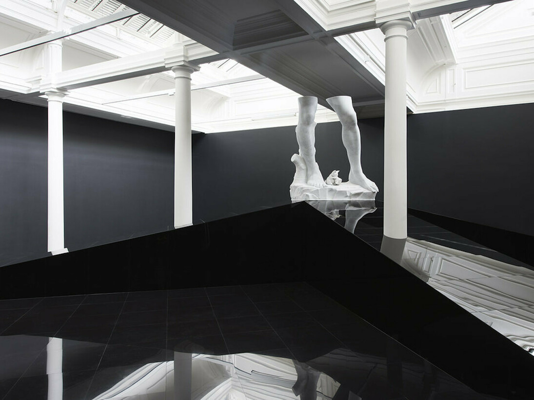 Adrián Villar Rojas, Exhibition view. Courtesy of Marian Goodman Gallery 