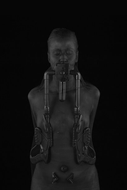 Marco Bolognesi. Alpherstz, 2017, collage corporeo. Sendai City, The Truth, Biennale di Curitiba