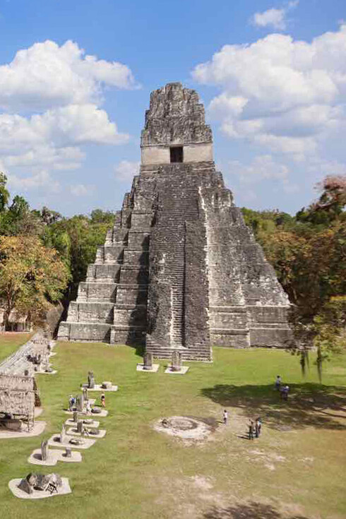 Alcune grandi civiltà del passato, dopo avere raggiunto il loro massimo splendore, siano letteralmente scomparse
