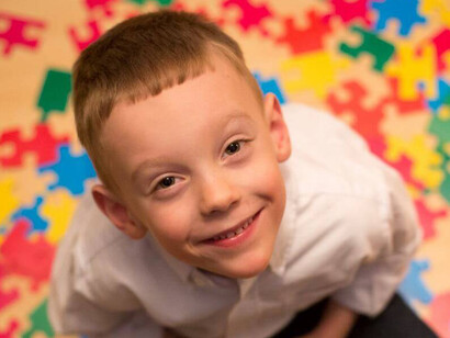 La prevalencia del autismo en la población mundial es de aproximadamente del 1%