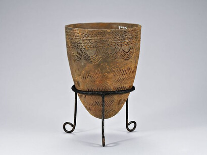 Korean art – The Jeulmun Pottery Period is an archaeological era in Korean prehistory, spanning roughly 8000 to 1500 BC