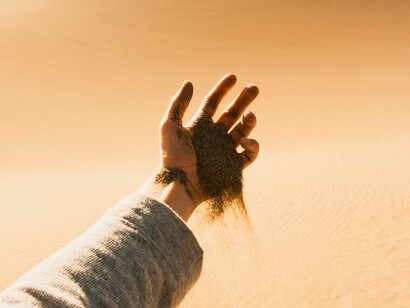 The sand baths" are organized during the hottest hours of the day