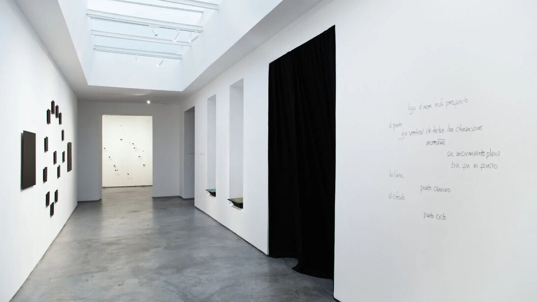 Alba Triana, La vida de lo no vivo, vista de exhibición. Cortesía de Galería Max Estrella