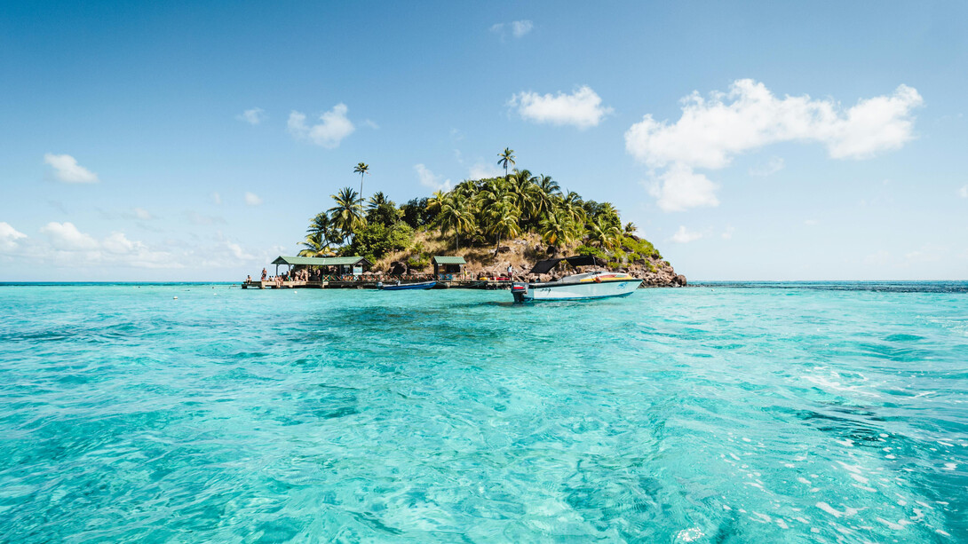 San Andrés combina paisagens paradisíacas, cultura caribenha e experiências únicas. Veja dicas para planejar sua viagem, explorar praias incríveis como Johnny Cay e Rocky Cay e garantir uma aventura inesquecível