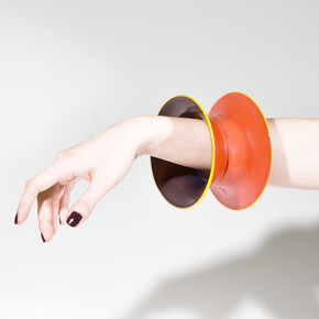 Jewellery: Wearable Glass. Courtesy of National Glass Centre