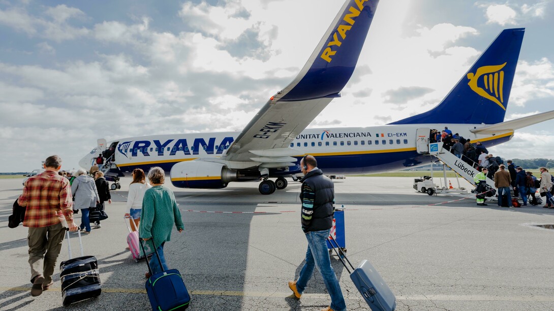 Turistas británicos que llegan a España gracias a las aerolíneas de bajo coste