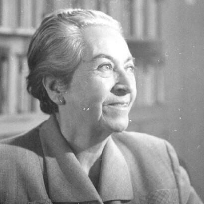 La poesía de Gabriela Mistral articula dolor y belleza sin buscar conciliaciones fáciles, sosteniendo una intensidad expresiva singular