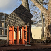 Verschiedene künstler-innen, Collateral sculptures, ausstellungsansicht. Mit freundlicher genehmigung der Kunstsammlungen Chemnitz