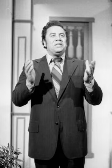 Con Cuando llora mi guitarra, Augusto Polo Campos creó uno de los valses peruanos más perdurables, una melodía donde el ritmo tradicional se vuelve más lento y melancólico, como si cada compás dejara resonar el llanto íntimo del instrumento