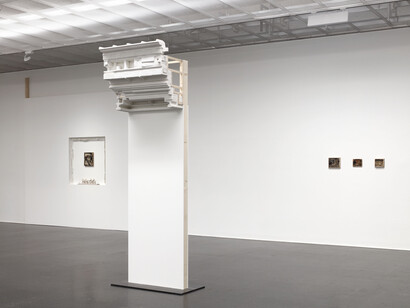 Georg Pinteritsch, In the service of belonging, within the group of real men, behaving in ways that are rewarded, exhibition view. Courtesy of Lentos Kunstmuseum