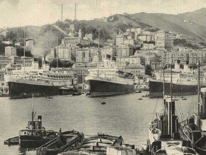I transatlantici Rex, Conte di Savoia e Augustus nel porto di Genova (cartolina Anni '30)