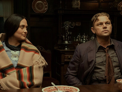 Leonardo di Caprio e Lily Gladstone em cena do filme