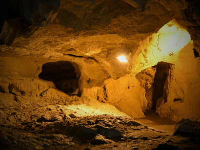 La cueva ha sido objeto de múltiples interpretaciones. Interior de la Cueva de Zagarramurdi, Navarra, España