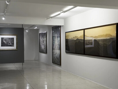 Cássio Vasconcellos, Viagem pitoresca pelo Brasil, vista da exposição. Cortesia da Galeria Nara Roesler