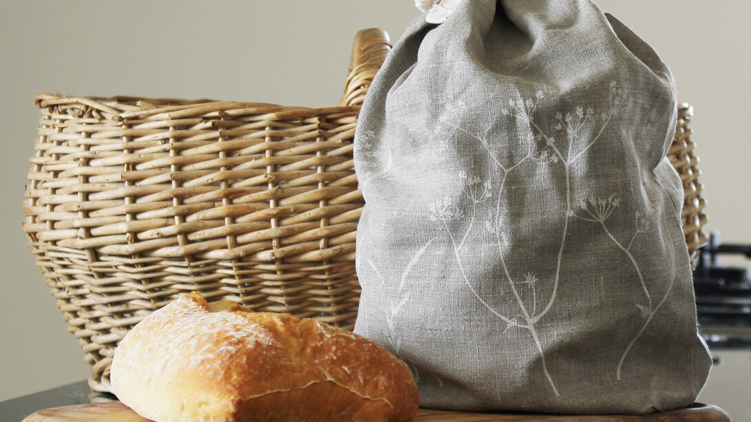 Helen Round, linen bread bag