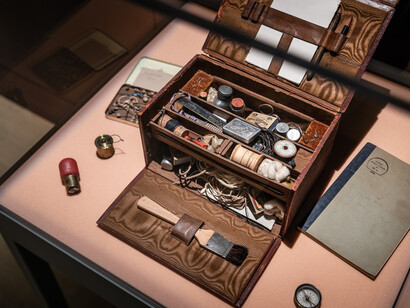 Smoke and Mirrors. Courtesy of Wellcome Collection