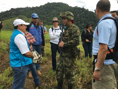 La ONU creó un Mecanismo de Monitoreo y Verificación que tiene como misión el acompañamiento de los guerrilleros en ese difícil proceso que representa su reinserción en la vida civil 