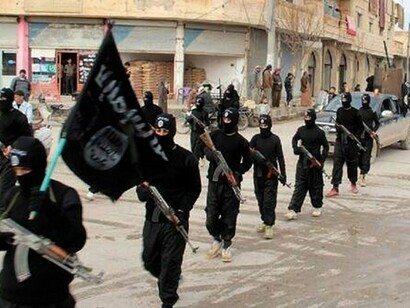 Desfile de miembros de Isis en Siria