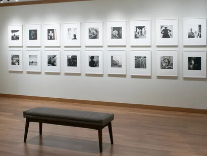 Notes from the margins: Allen Ginsberg and Vivian Maier, exhibition view. Courtesy of Howard Greenberg Gallery 