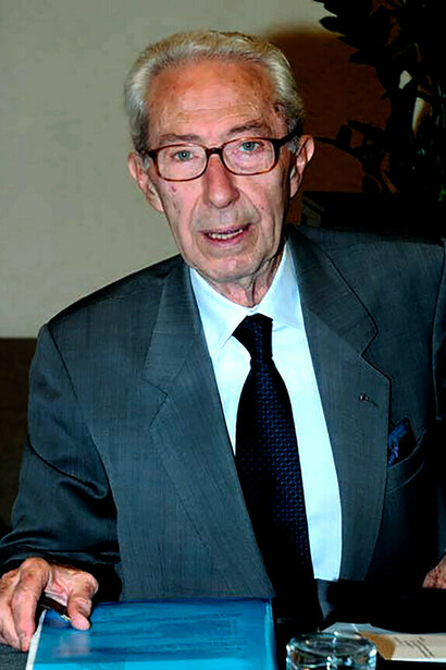 Giuseppe Grimaldi. Presidente Internazionale Emerito (Italia). Durante la sua presidenza ha creato i Distretti Lions di Tunisia, Algeria e Marocco e parteciperà alla Conferenza Lions del Mediterraneo a Tangeri dal 23 al 26 febbraio, per discutere dei diritti delle donne