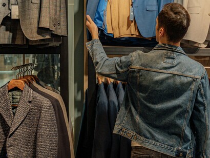 Havia “tribos” de todo tipo: desde os mais “comportados” aos underground, passando pelos mais “clássicos” e os hipsters – a quem Louis, que não se considerava de nenhum grupo, gostava de chamar de “modernosos”