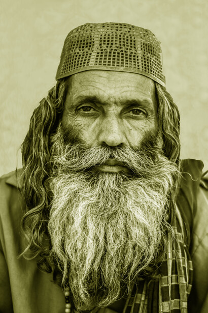 L'invecchiamento è un’attesa comune, lenta e inesorabile, che attende l’intera umanità, gli animali e le cose