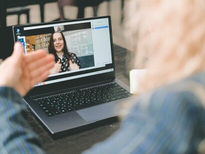 A internacionalização da língua portuguesa requer uma gestão estratégica e uma abordagem policentral, promovendo relações globais equilibradas e culturalmente ricas