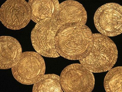 Los hombres comenzaron a cavar y cavar, pero solo encontraban tierra y más tierra