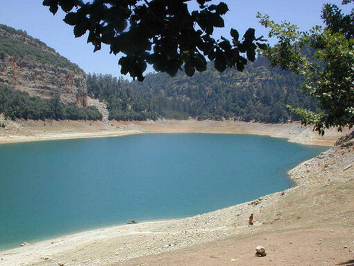 Aguelmam, Azgza Lake