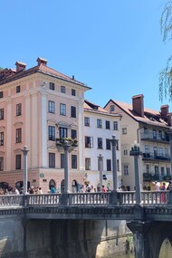 Il ponte dei calzolai sul fiume Ljubljanika, Lubiana, Slovenia. Foto di Flavius Roversi