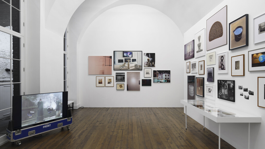Various artists, Seriously, exhibition view. Courtesy of Sprüth Magers