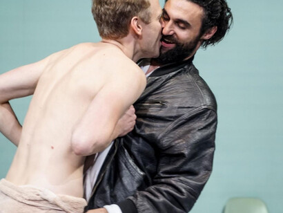 Im herzen der gewalt. Mit freundlicher genehmigung des Schaubühne am Lehniner Platz