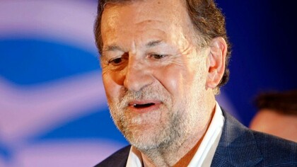 Mariano Rajoy tras sufrir una agresión durante la campaña electoral de las elecciones generales de 2015