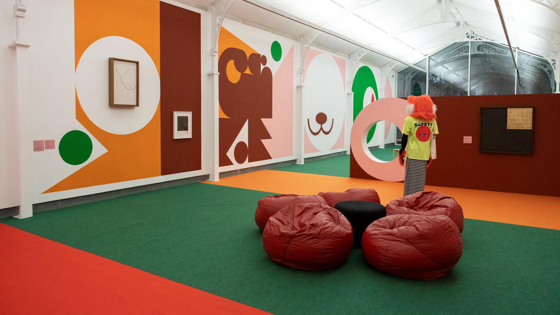 Ad Minoliti, Escola feminista de pintura, vista da exposição. Cortesia da Pinacoteca