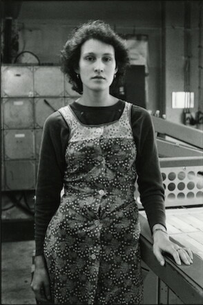 Helga Paris, Dalla serie Donne nella fabbrica di abbigliamento Treff- Modelle. 1984 © Helga Paris