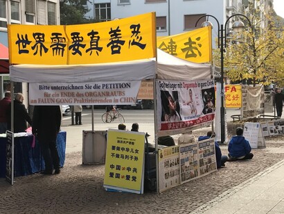 Il silenzio delle proteste europee è scelto come simbolo di non violenza e come modo per attirare l’attenzione sui diritti umani senza scontri o slogan