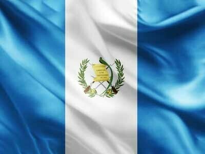 La bandiera del Guatemala: le due linee celesti sono i due Oceani