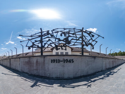 El 26 de julio de 1942, entregó su rosario a la enfermera que le administró la inyección letal que le produjo la muerte ese día. Campo de concentración de Dachau, cerca del pueblo de Dachau, 13 km al noroeste de Múnich, Baviera, Alemania 