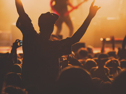 Varosha: público se divierte en un concierto