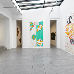 Claude Viallat, exhibition view. Courtesy of Templon
