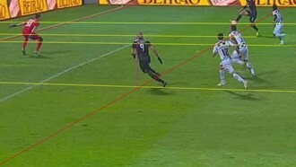 Alegado fora-de-jogo, momento do passe.