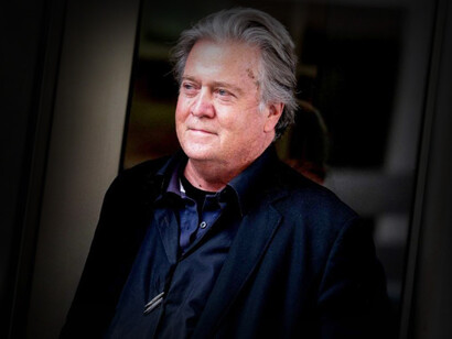 Steve Bannon es un ejecutivo de medios estadounidense, estratega político y ex asesor de Donald Trump