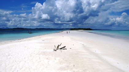 La spiaggia immacolata e le acque cristalline di Nosy Iranja