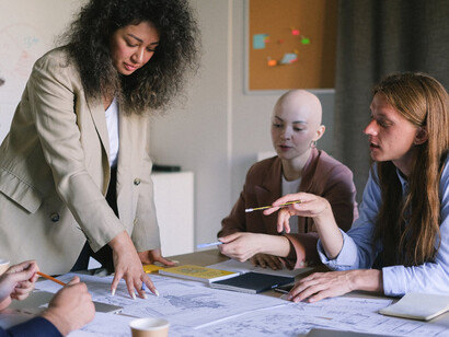 Un buon Career Coach sprona i clienti verso l’acquisizione di competenze che impattano direttamente in modo attivo sugli obiettivi professionali